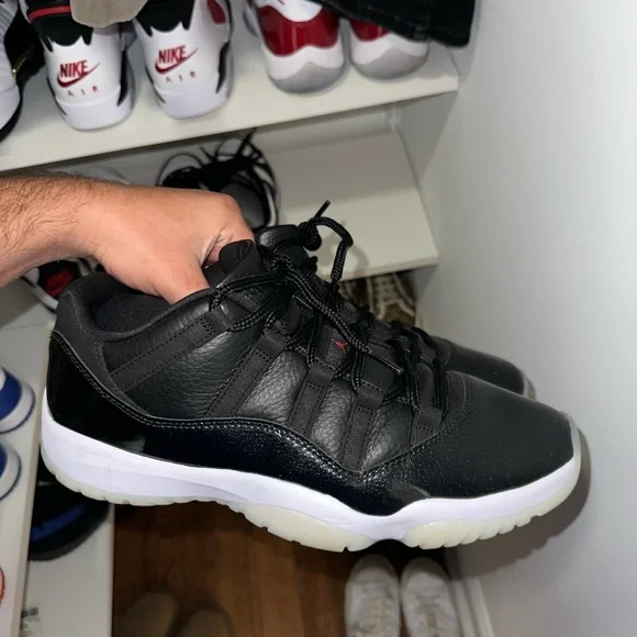 Bundle of 5 Hype Sneakers containing Nike Dunks, Jordans and Yeezy - Picture 7 of 15